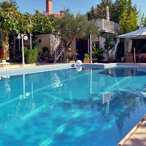 Ines - Annex Bed & Breakfast